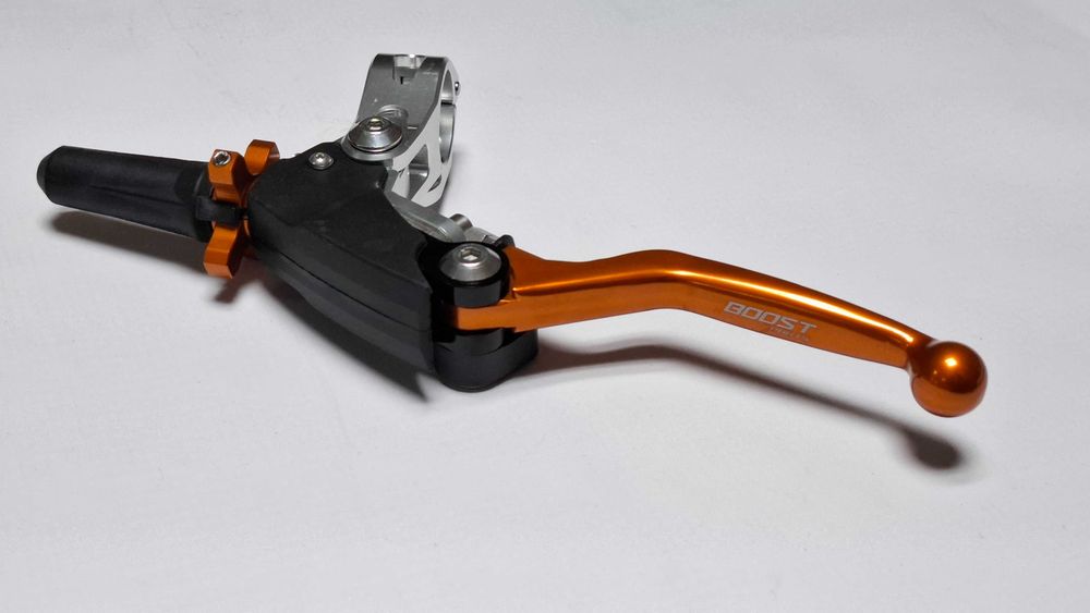 Dźwignia klamka sprzęgła Cross 300cc ŁAMANA + mocowanie