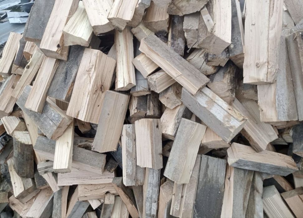 Дрова колотые твердых и мягких пород, резаные доски, вязки на распал