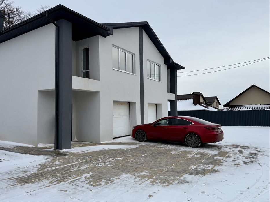 Продам дуплекс з гаражем