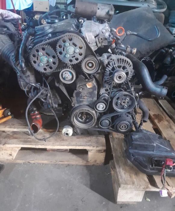 Двигун мотор двигатель BRE 2.0 tdi Audi a6 c6