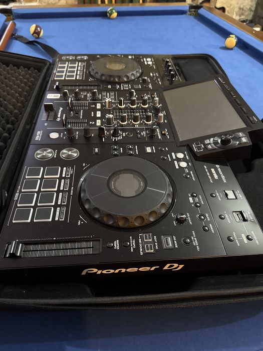XDJ RX3 pioneer + case