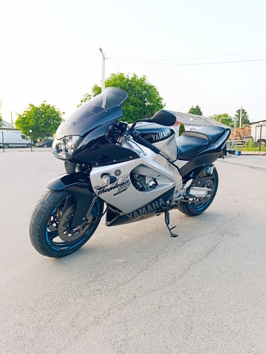 Yamaha YZF 1000r///