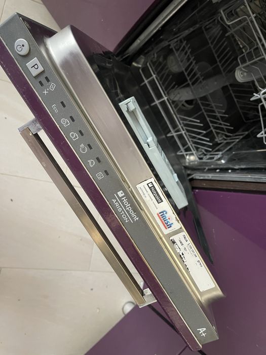 Посудомийна машина Hotpoint Ariston