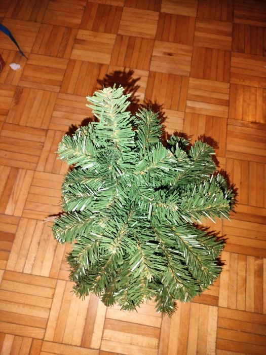 Mała sztuczna choinka  wys. 50 cm