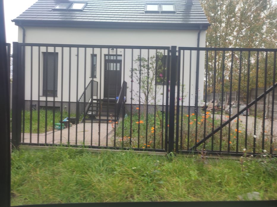 Brama przesuwna panelowa