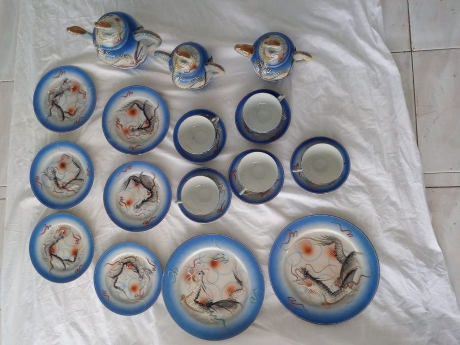 Serviço de chá dragão com relevo