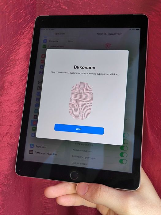 Apple iPad 9.7" Air 2 покоління LTE на 64 ГБ