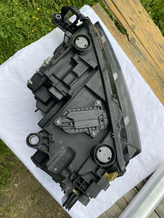 Фара Škoda skala ліва