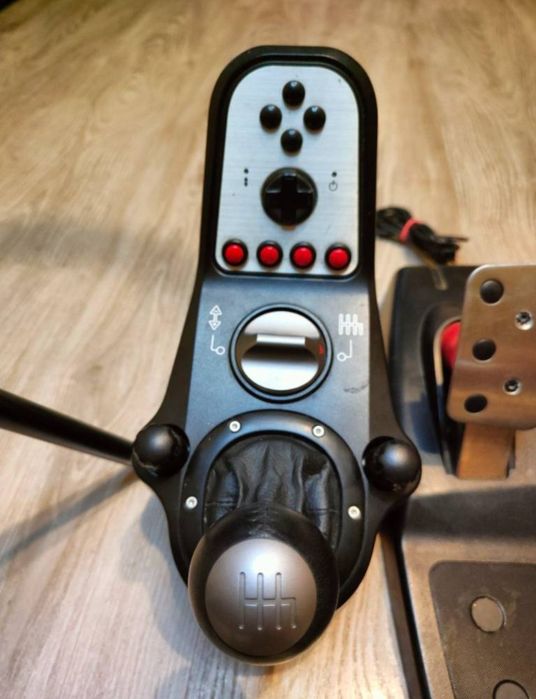 Игровой руль Logitech g25