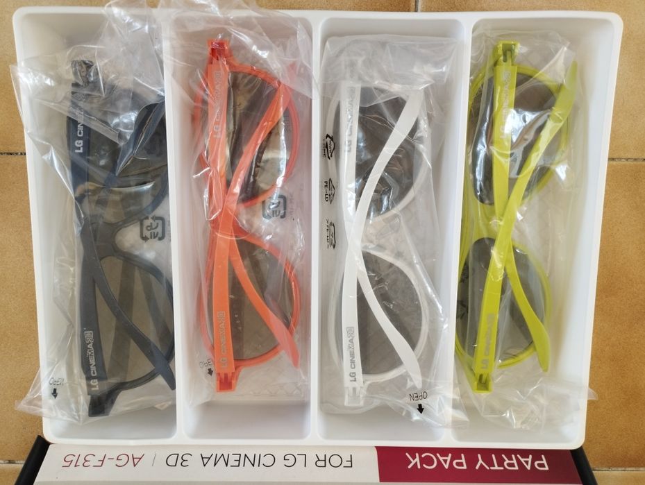 Conjunto de 4 óculos 3D - NOVOS