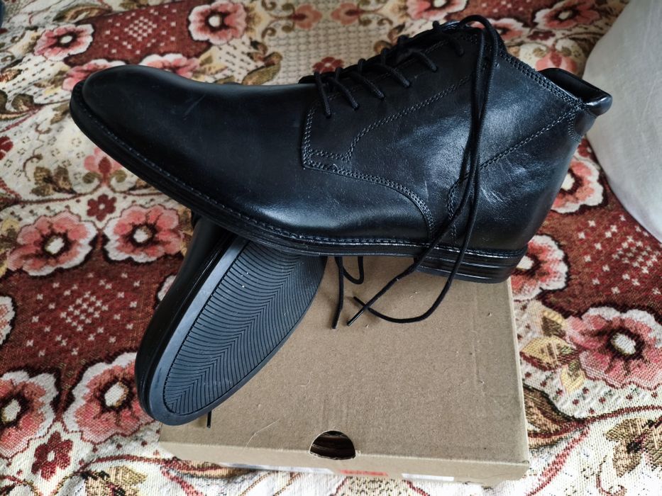 Продам шкіряні черевики Clarks 42.5-43 розмір