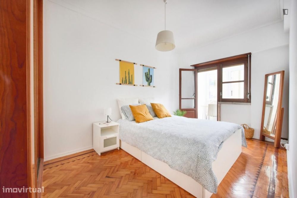 Quarto - localizado em Arroios Lisbon