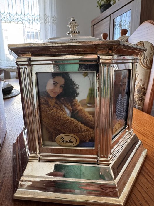 Posrebrzana karuzela na zdjecia