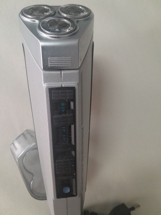 Máquina de barbear de 3 cabeças Philishave HP. 1601