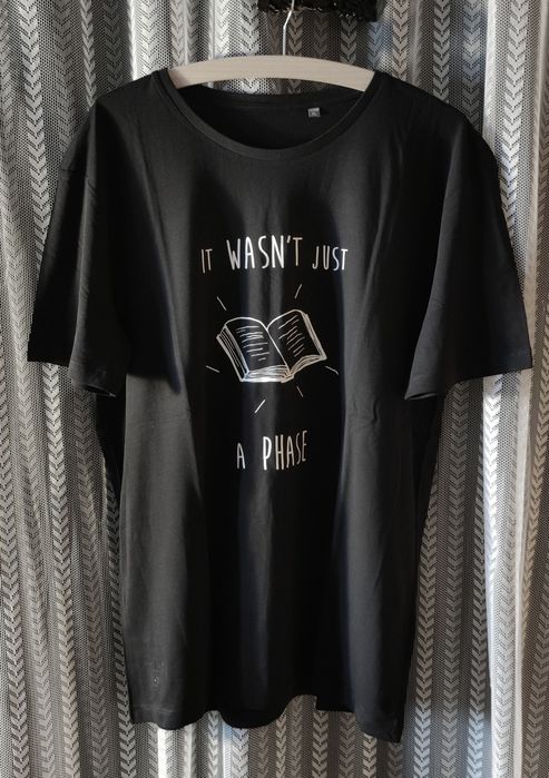 T-shirts "Não Era Apenas Uma Fase" preto I