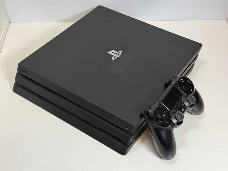 Konsola PlayStation 4 Pro 1TB - PS4 Pro - z Padem -