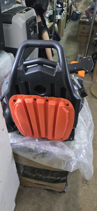 Dmuchawa do liści spalinowa