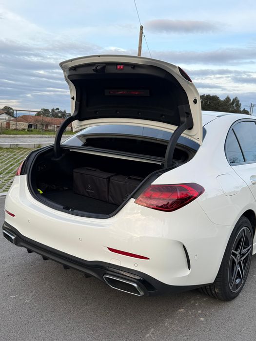 Mercedes Benz - C300e | AMG Line / Pack Night | c/ Garantia