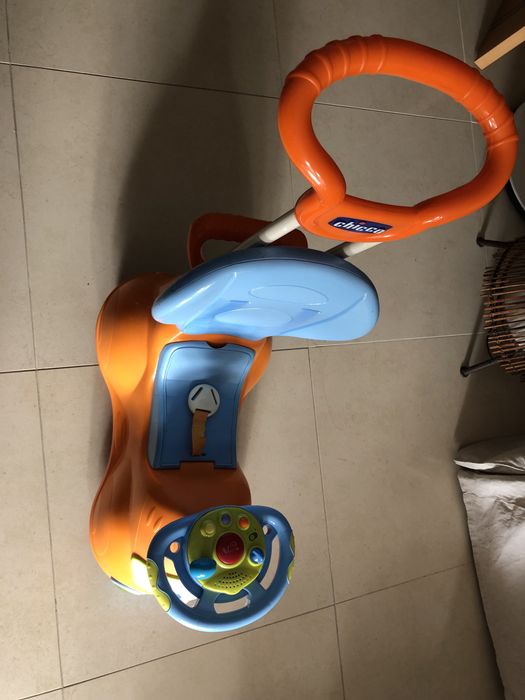 Carrinho de andar de criança, marca Chicco