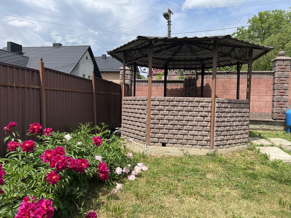 Продам якісний будинок з каміном, лазнею та альтанкою