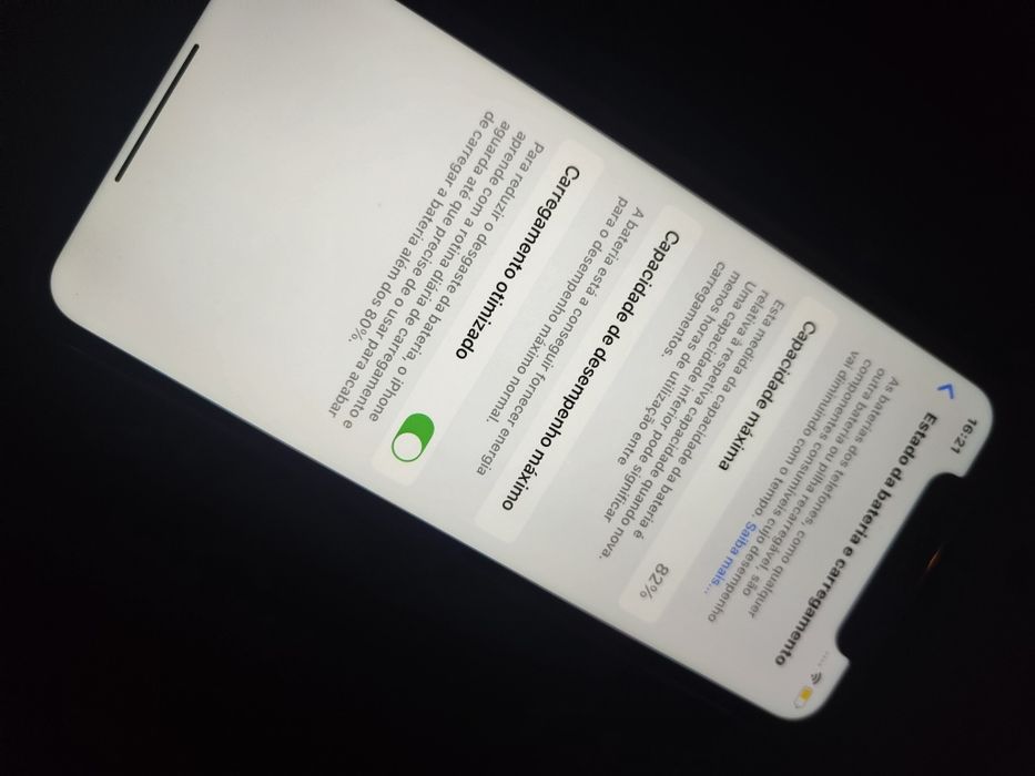 iPhone Xr (com capas)