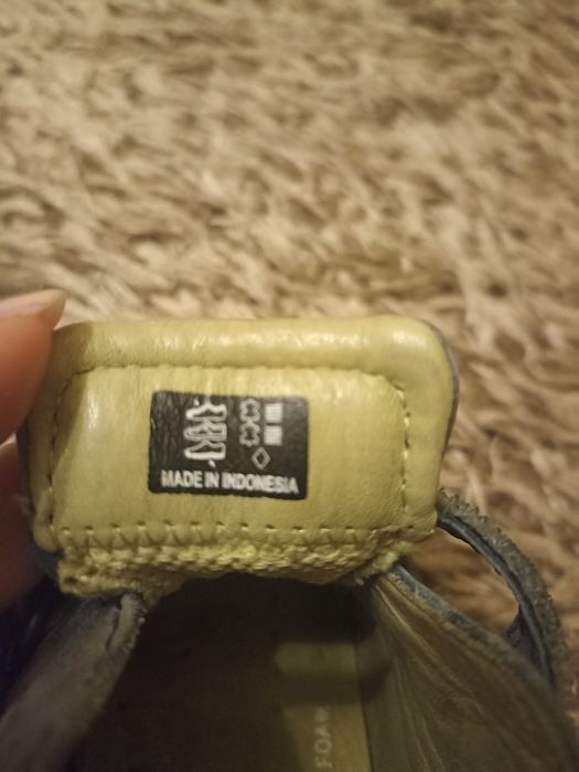 Buty niemowlęce skórzane