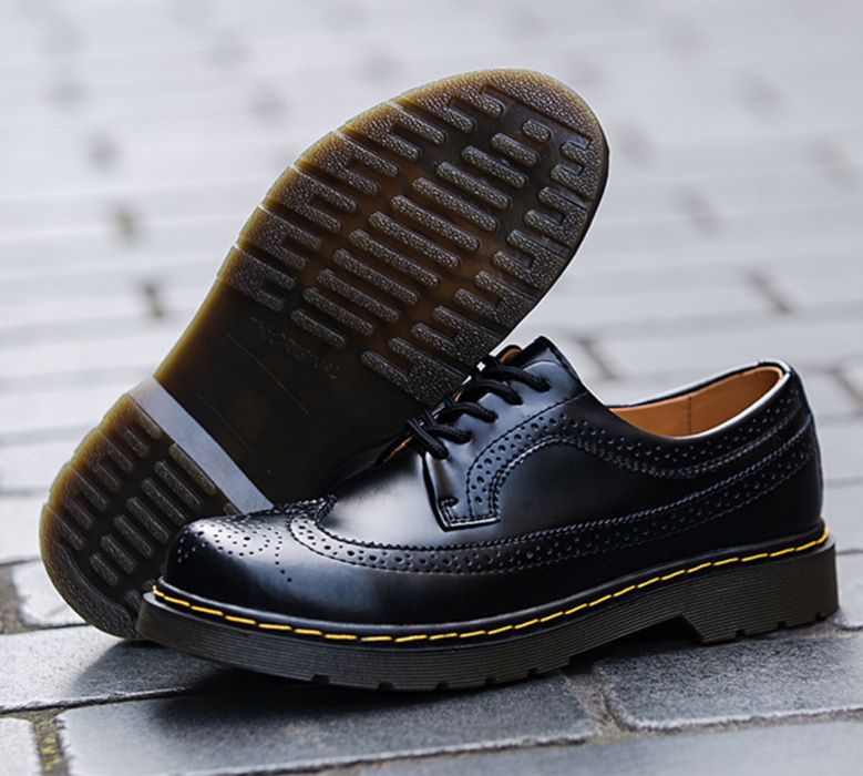 Półbuty ekeganckie unisex glany derby klasyczne czarne skóra Dr Martin