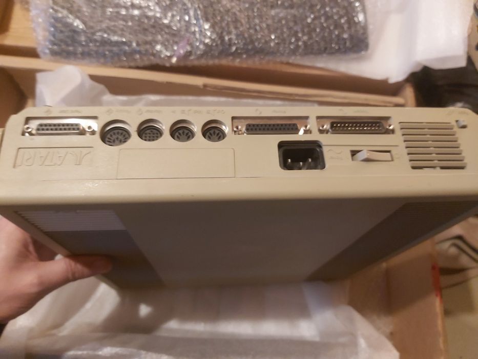 Atari Mega 2 + Extras63825782317313124