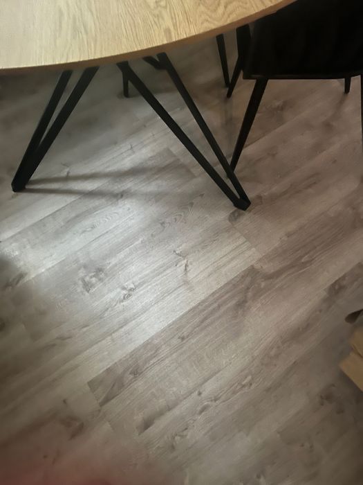 Stół okragly blat kolor drewna