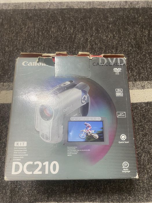 Відеокамера Canon DC210