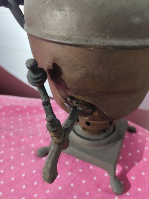 Samovar russo antigo.