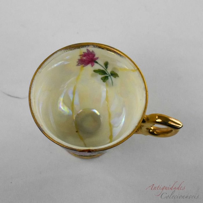 Chávena de café e pires Lustrina, “November Chrysanthemum” circa 1950