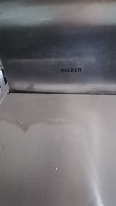 Varias bancadas de inox para desocupar