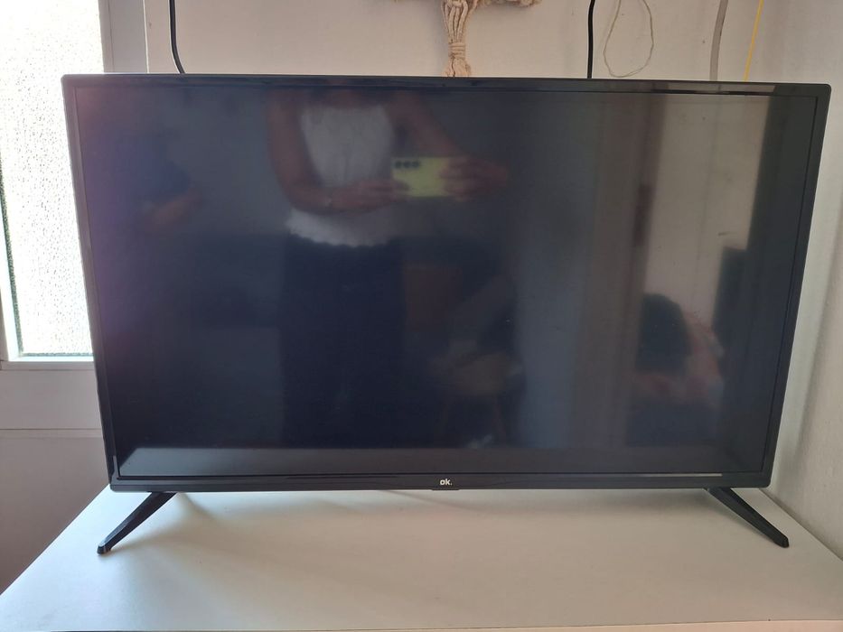 Televisão Smart TV Led com comando