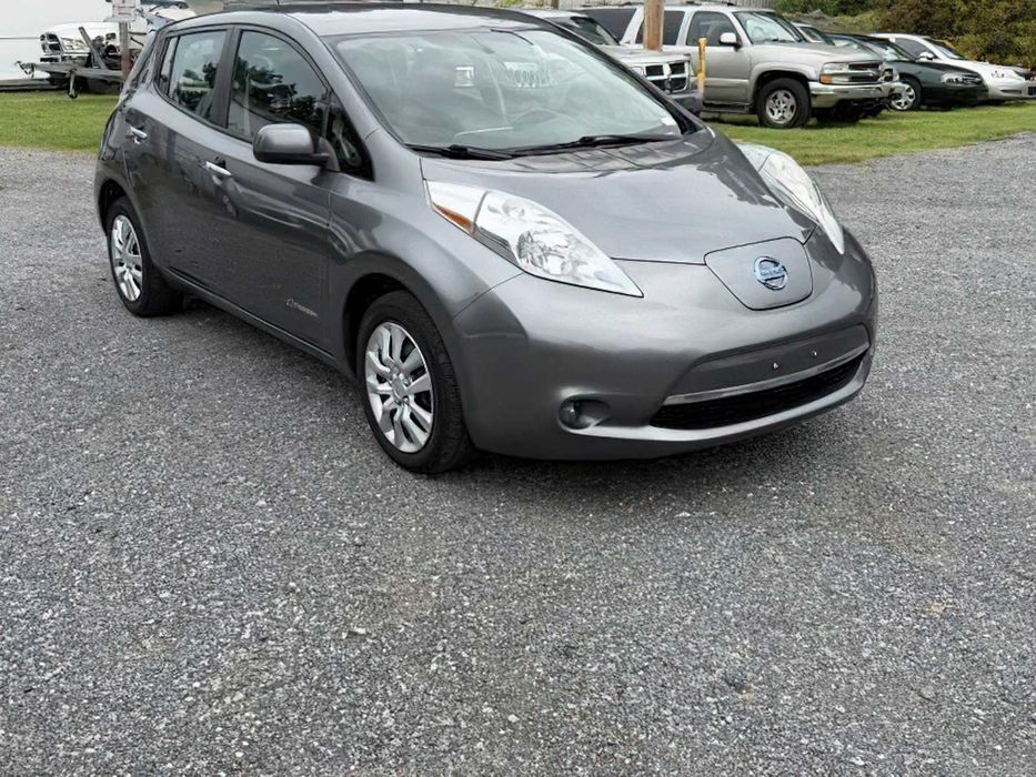 Nissan LEAF S      2015
