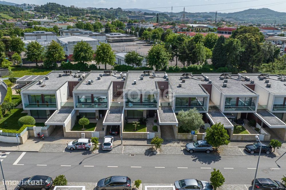 Moradia T5 em Palmeira, Braga