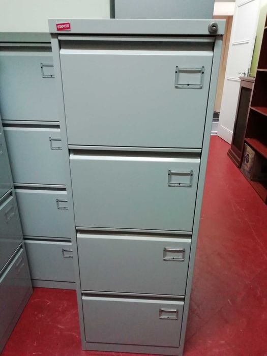 Dois (2) Armários de Arquivo com 4 Gavetas, Cinzentos