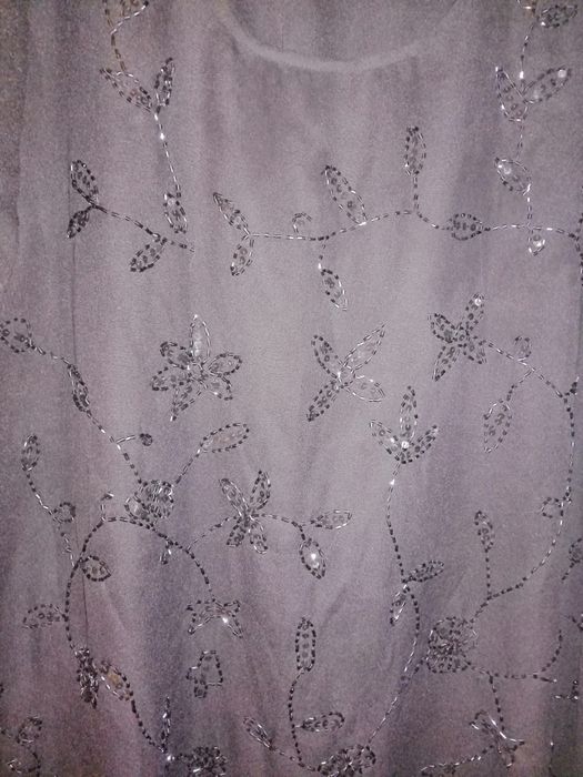 Piękna i elegancka duża tunika