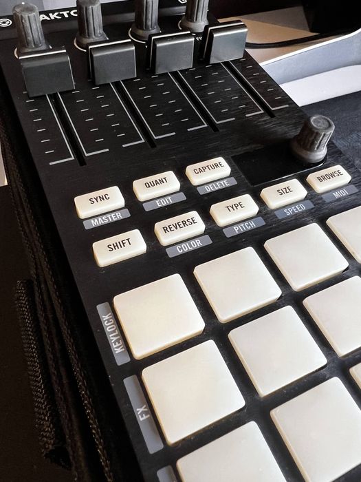 Traktor Kontrol F1 + Bolsa NI