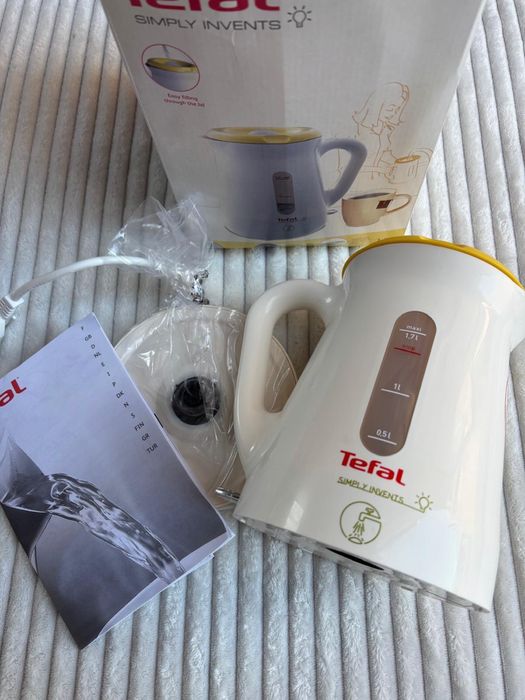 Chaleira Elétrica Tefal Simply Invents 1,7L  NOVA
