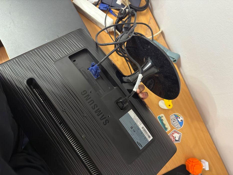 Computador escritório+ Ecrã +teclado