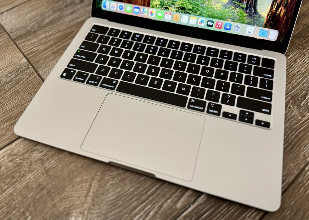 MacBook Air M2 8gb ssd256 - 2022 рік