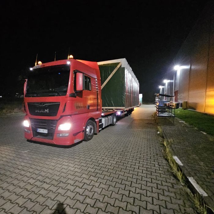 Relokację maszyn przemysłowych hds 40 t dłużyca platforma transport