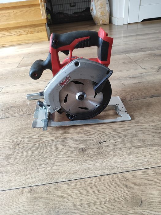 Akumulatorowa pilarka Milwaukee 18v, 165mm