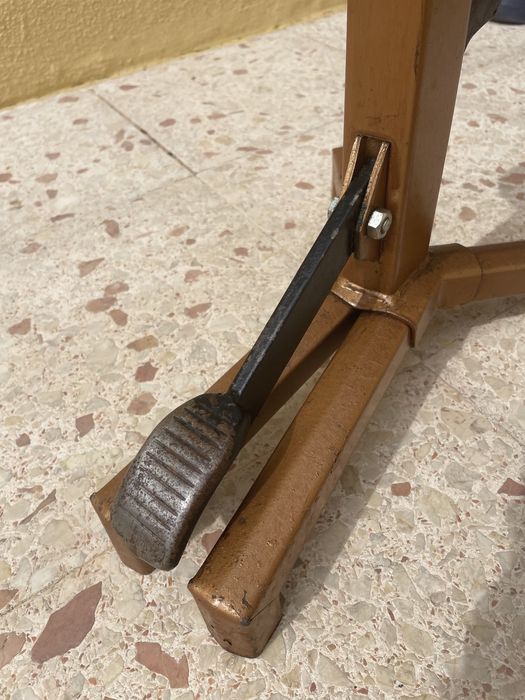 Máquina de engarrafar + garrafas de vidro