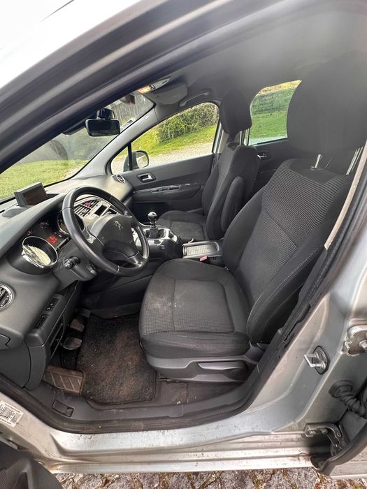 Peugeot 5008 1.6 HDI 115cv – 7 Lugares