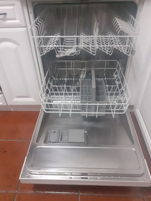 Máquina bosch de lavar loiça impecável.