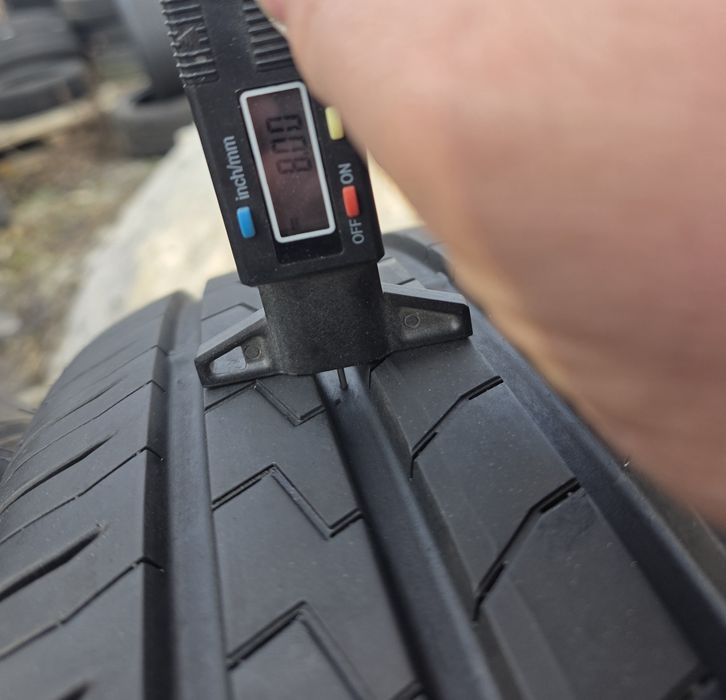Шини 235/60r17 як нові 8 мм. 23 й рік