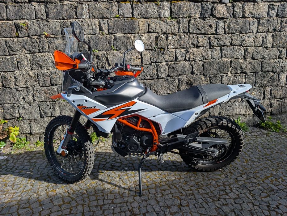 KTM 390 Adventure R 

Vendo KTM 390 Adventure R em estado praticamente novo, com ap