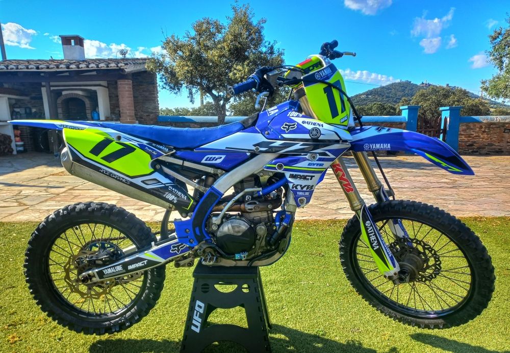 YAMAHA YZ 450F --- 2015